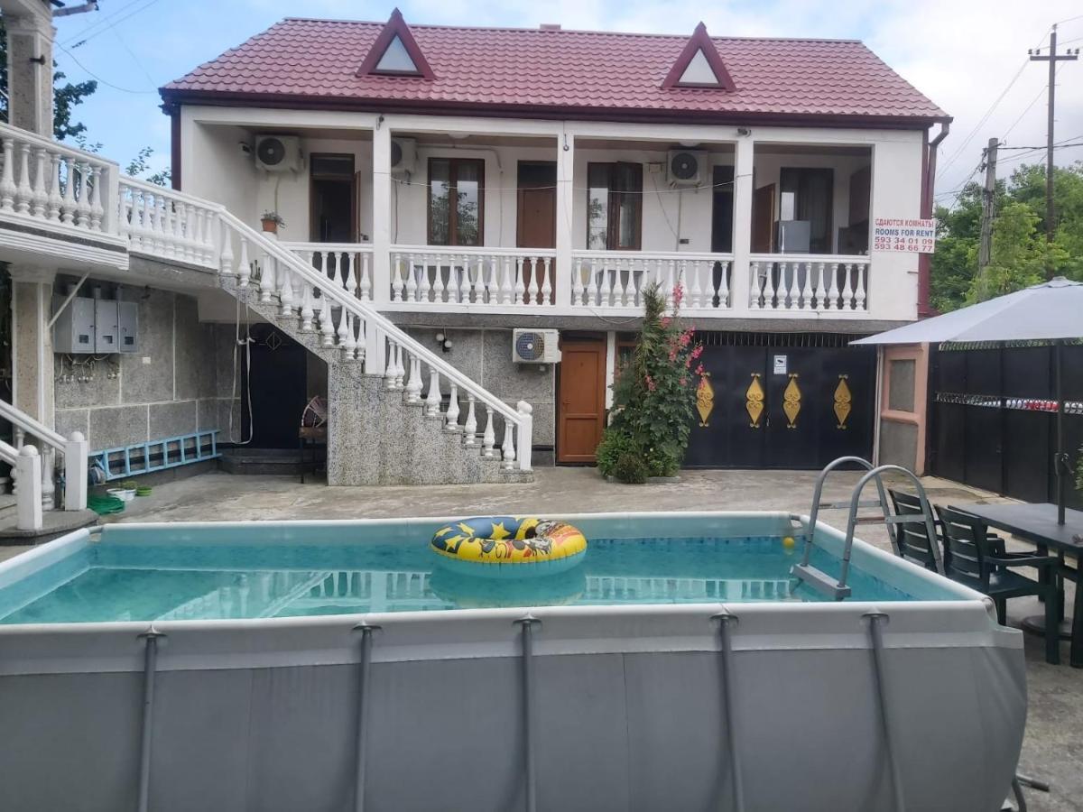 Linda Guest House Batumi Exterior photo