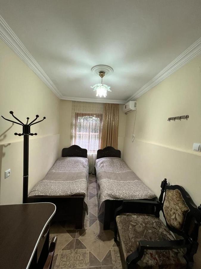 Linda Guest House Batumi Exterior photo
