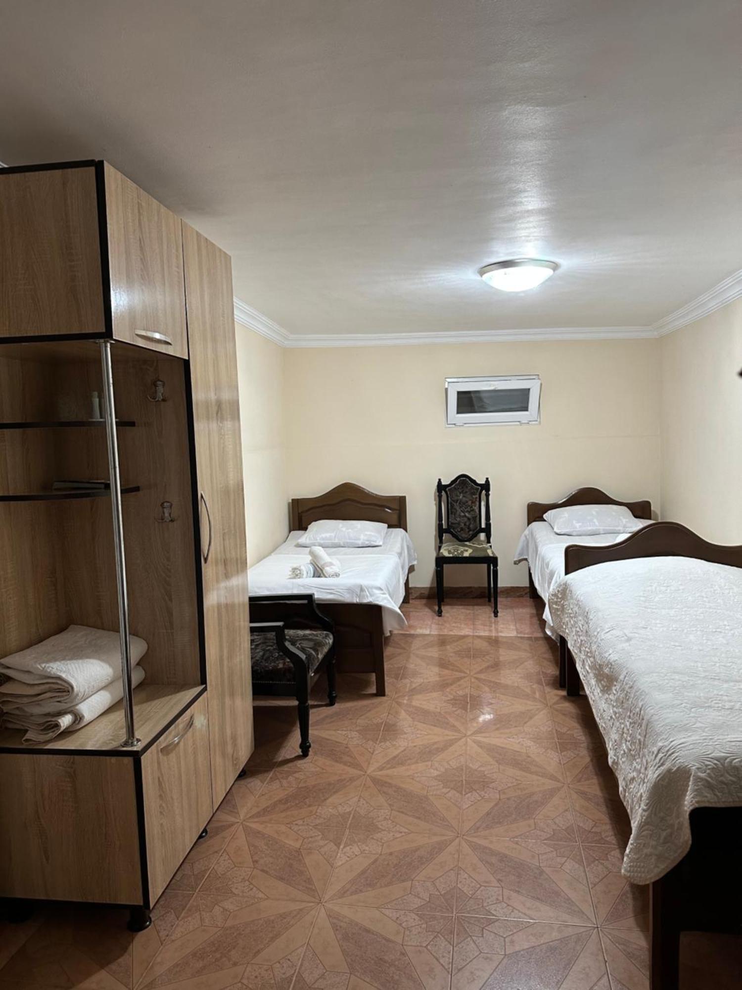 Linda Guest House Batumi Exterior photo