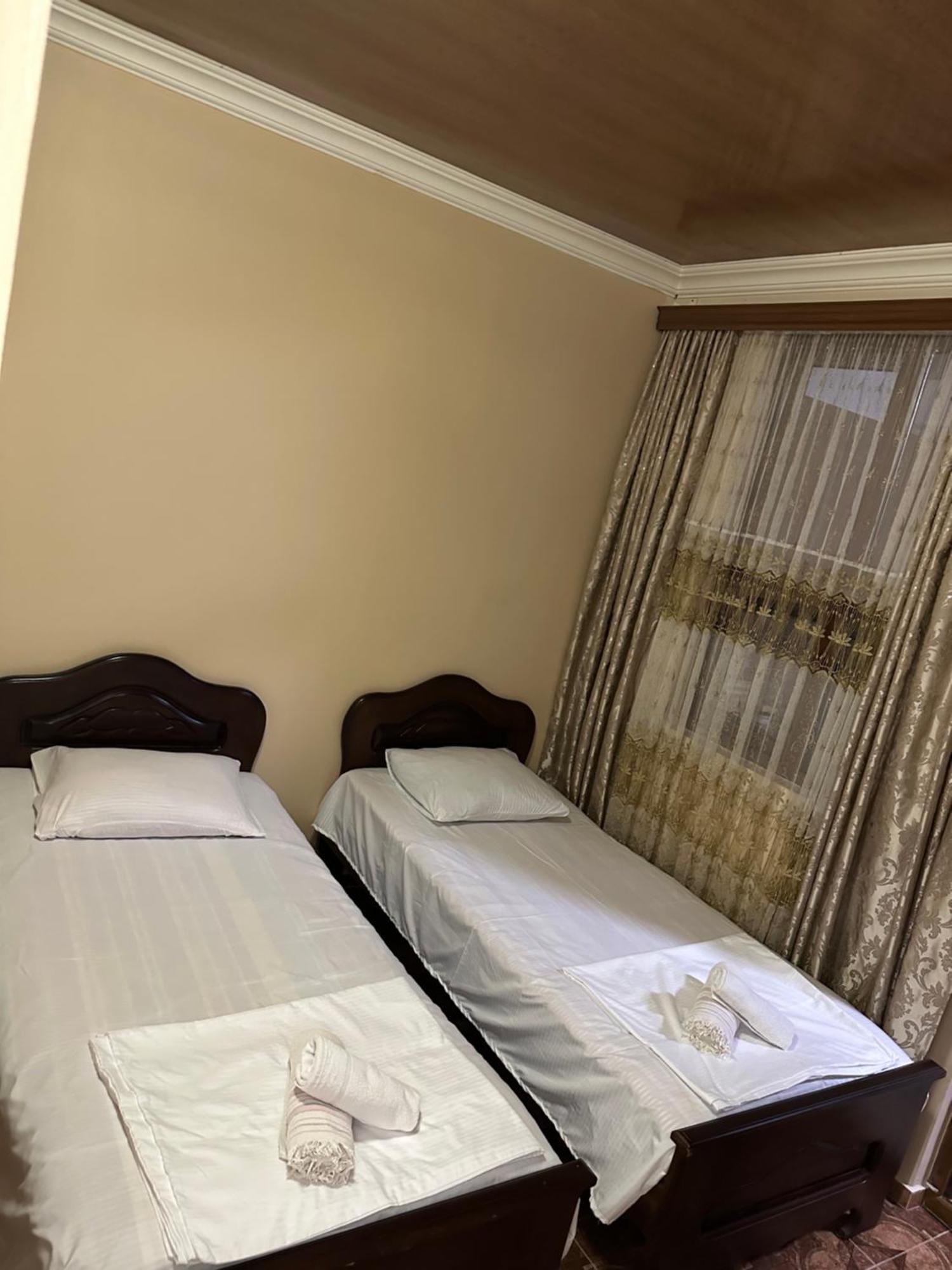 Linda Guest House Batumi Exterior photo