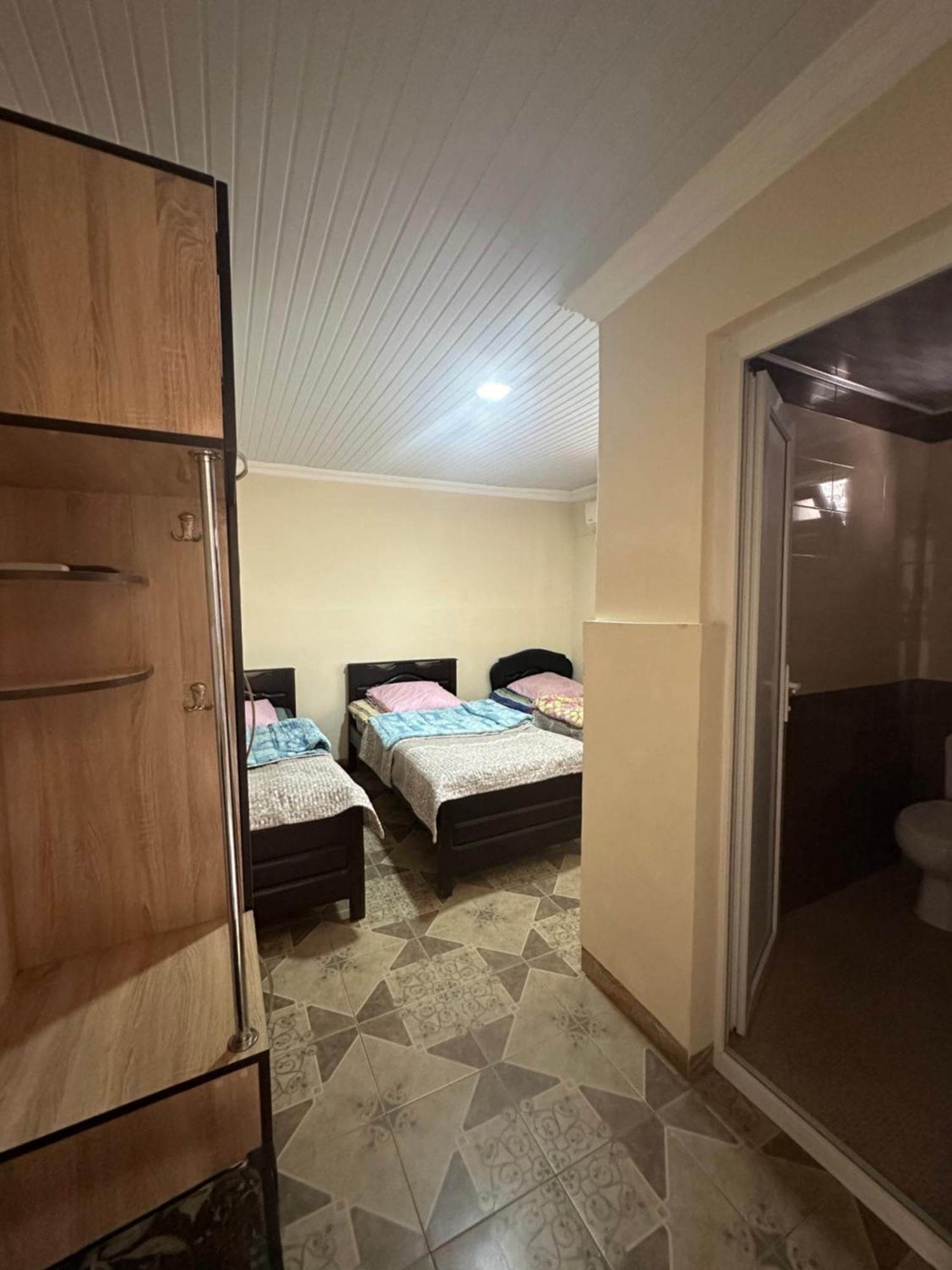 Linda Guest House Batumi Exterior photo