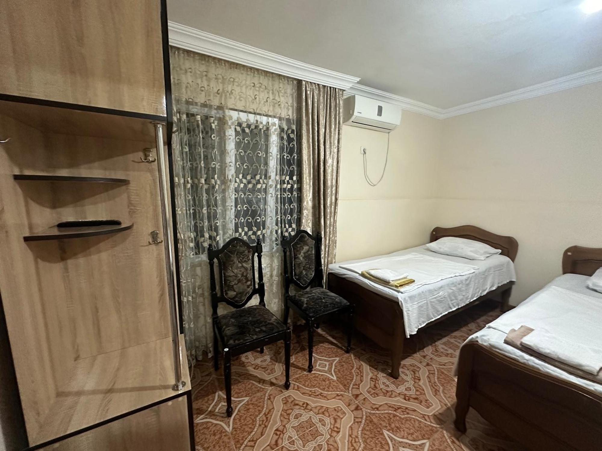 Linda Guest House Batumi Exterior photo