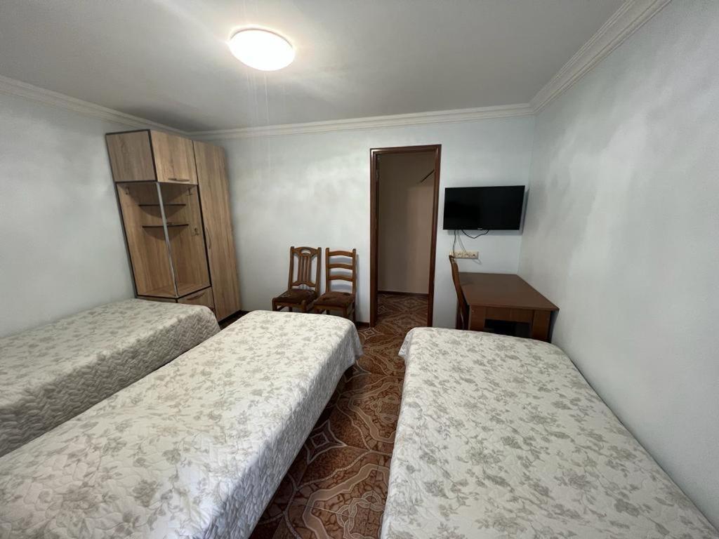 Linda Guest House Batumi Exterior photo
