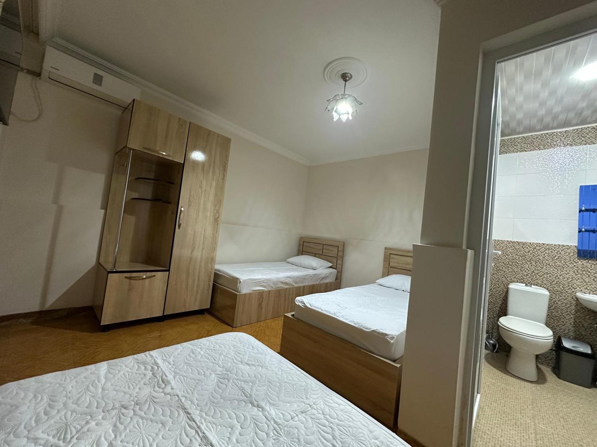 Linda Guest House Batumi Exterior photo