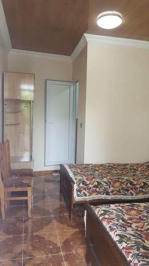 Linda Guest House Batumi Exterior photo