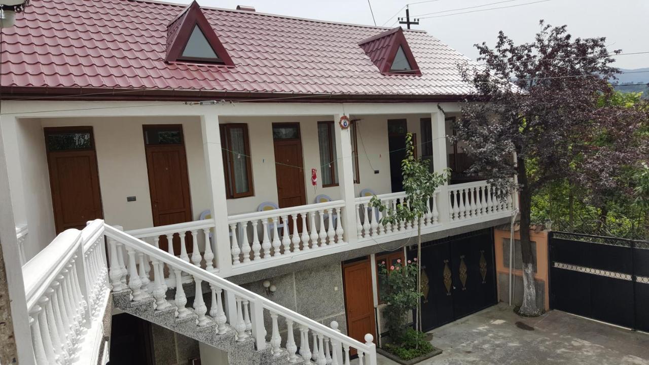 Linda Guest House Batumi Exterior photo