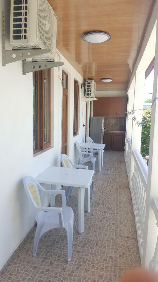 Linda Guest House Batumi Exterior photo